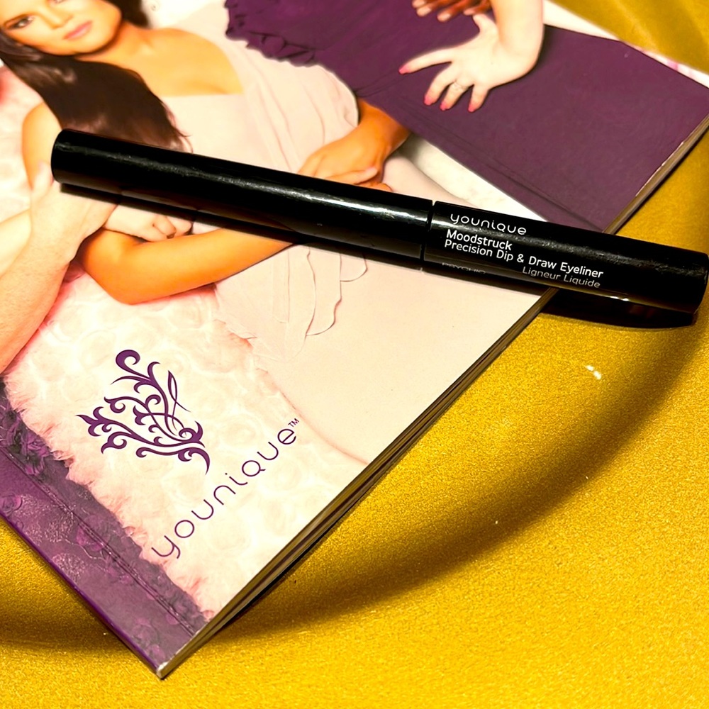 Younique moonstruck precision dip and draw eyeliner